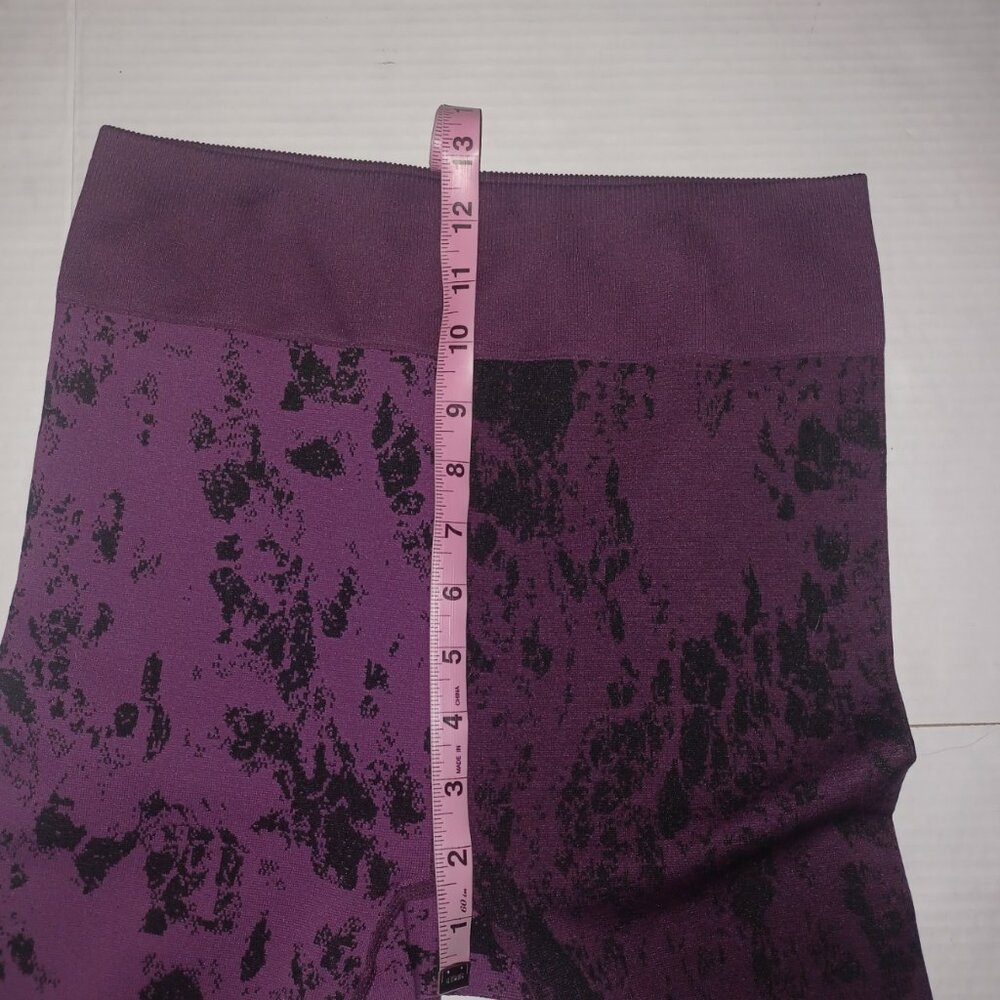 FABLETICS COURTNEY SEAMLESS LONG SLEEVE TOP & HIGH WAISTED SEAMLESS LEGGING SET - Picture 12 of 14